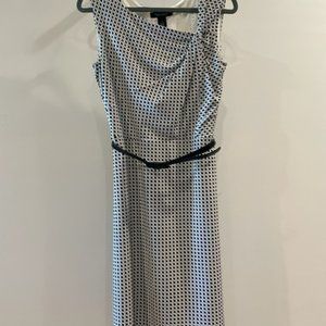 Size 2 White House Black Market White and Black Dress